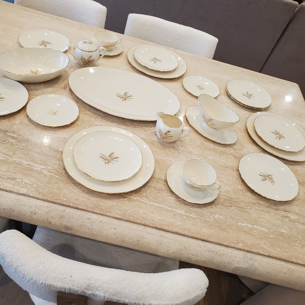Elegant Cream and Gold Porcelain Dinnerware Set - 20 Pieces